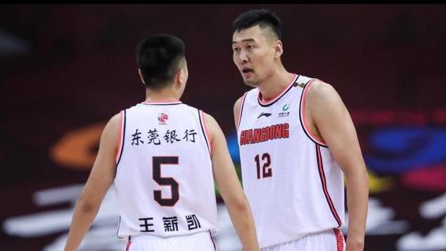 双乳压在落地窗前做h视频