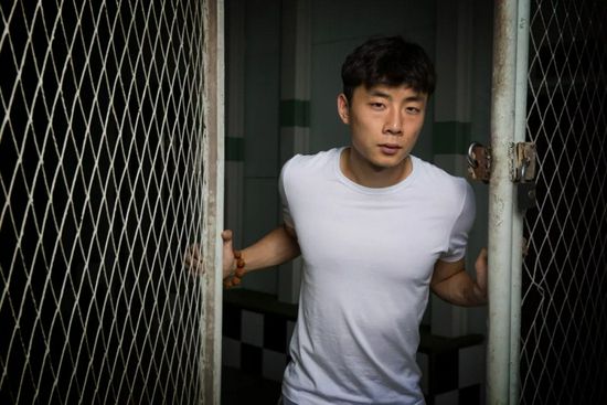 通过丝袜发出的耳语